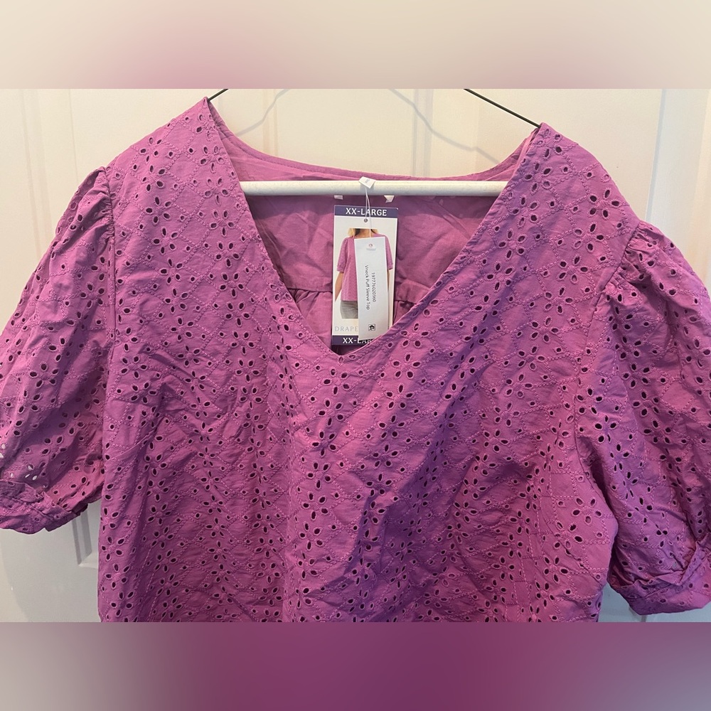NWT Draper James Women’s V-Neck Puff ShortSleeve Top in Purple Eyelet - Size XXL